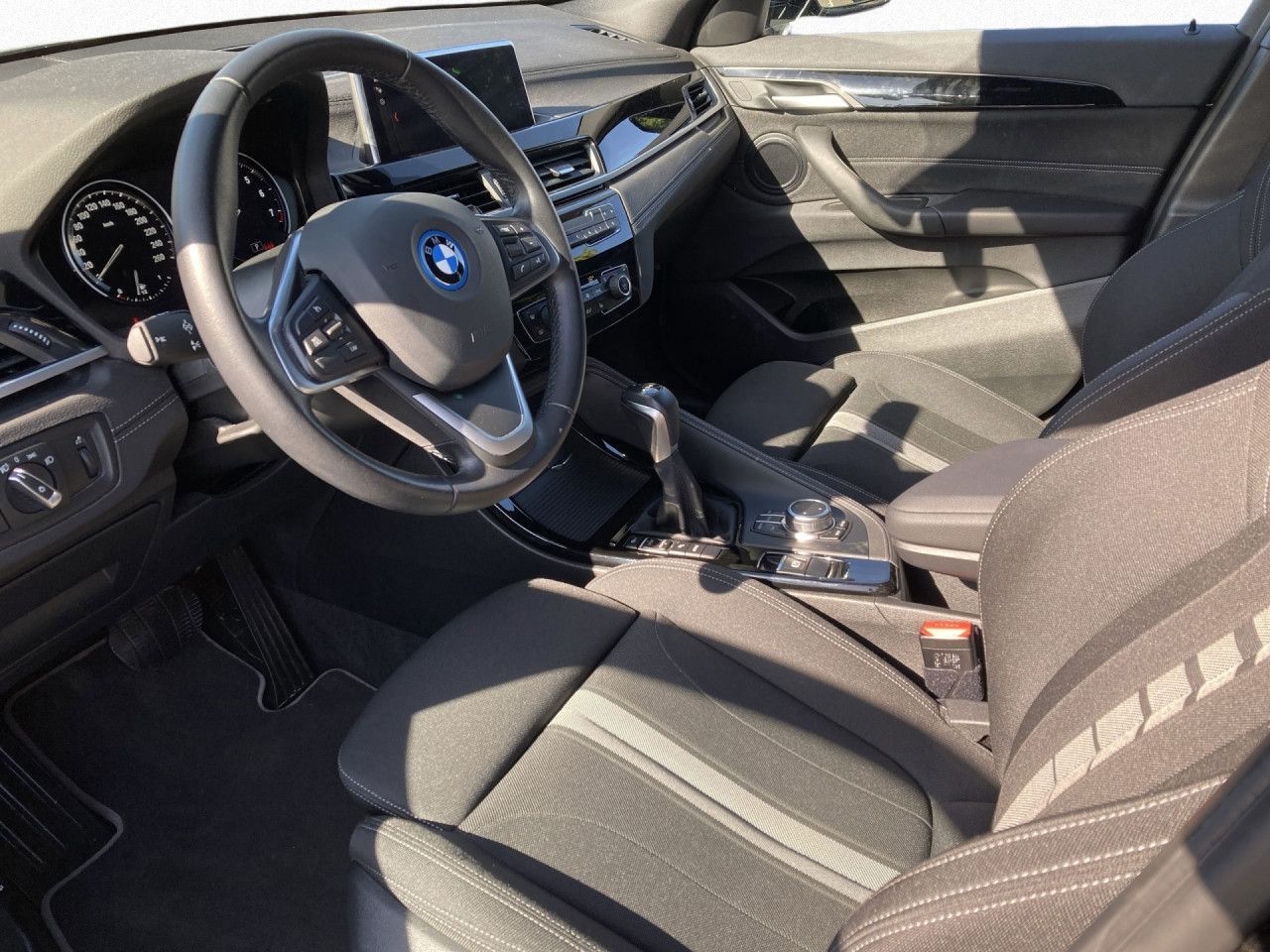 BMW X2 xDrive25e Advantage Plus SpoSi erw.LED Navi foto 11