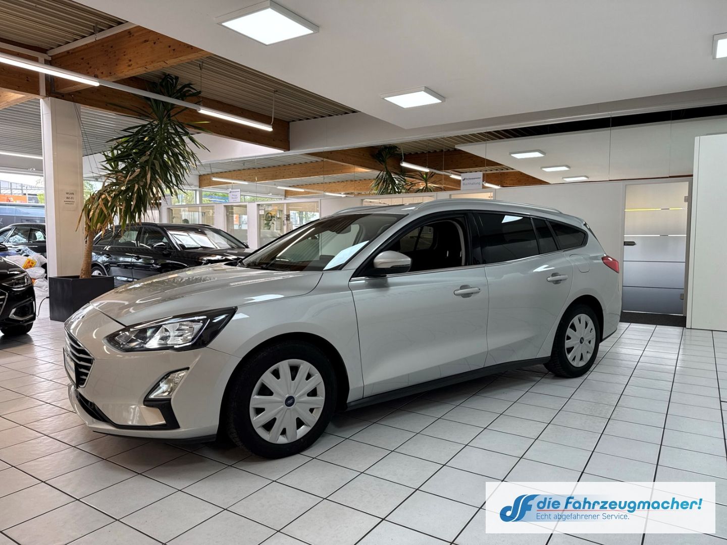 Fahrzeugabbildung Ford Focus Turnier Cool & Connect 1.0 EcoBoost EU6d-T