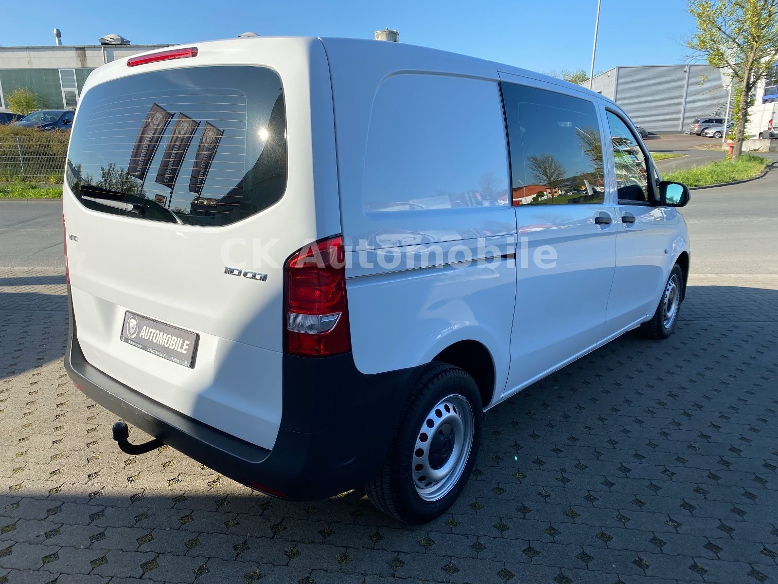 Fahrzeugabbildung Mercedes-Benz Vito Mixto 110CDI Kompakt/5 Sitze/Navi/Klima/AHK