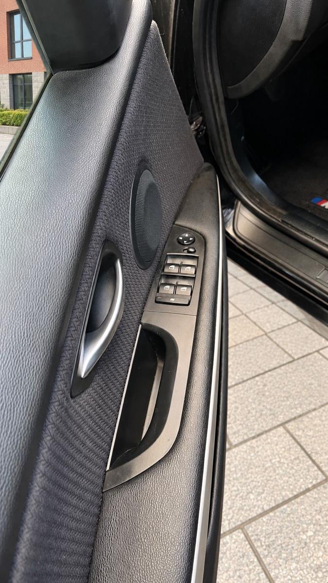 BMW 318 2010 — photo 15