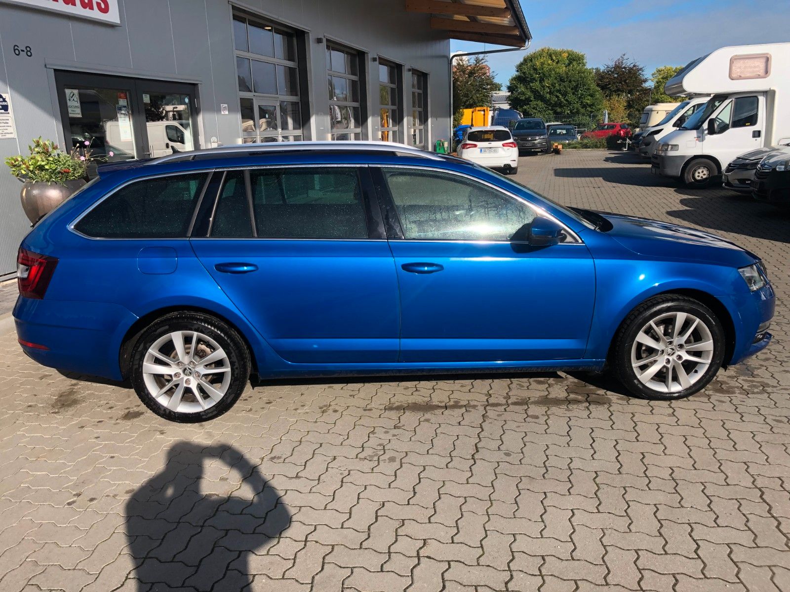 Fahrzeugabbildung SKODA Octavia Combi Premium Edition