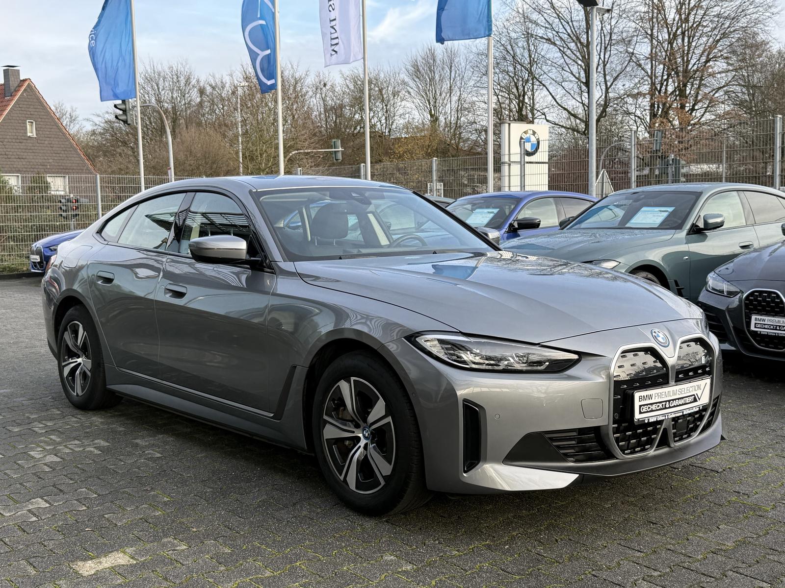 BMW i4 eDrive35 Gran Coupé //DrivingAssistant Sitzhz