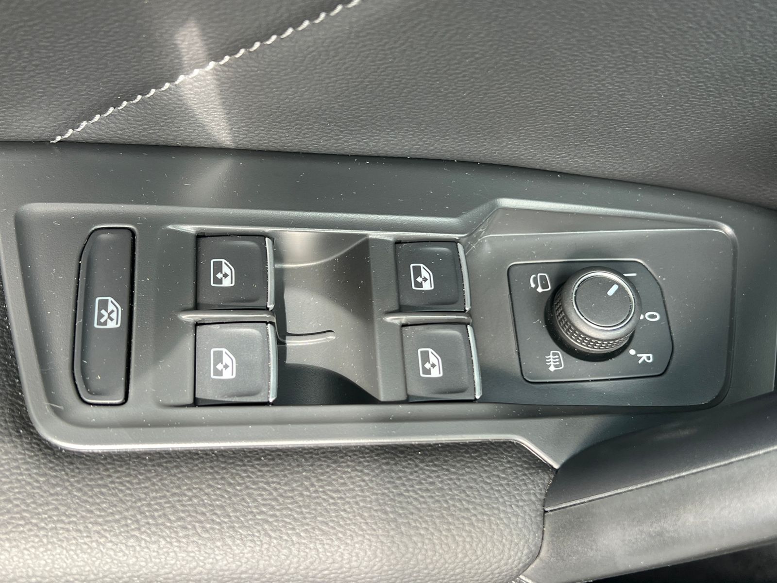 Fahrzeugabbildung Volkswagen Tiguan Allspace R-Line 2.0 TDI DSG 4MOTION *AHK,