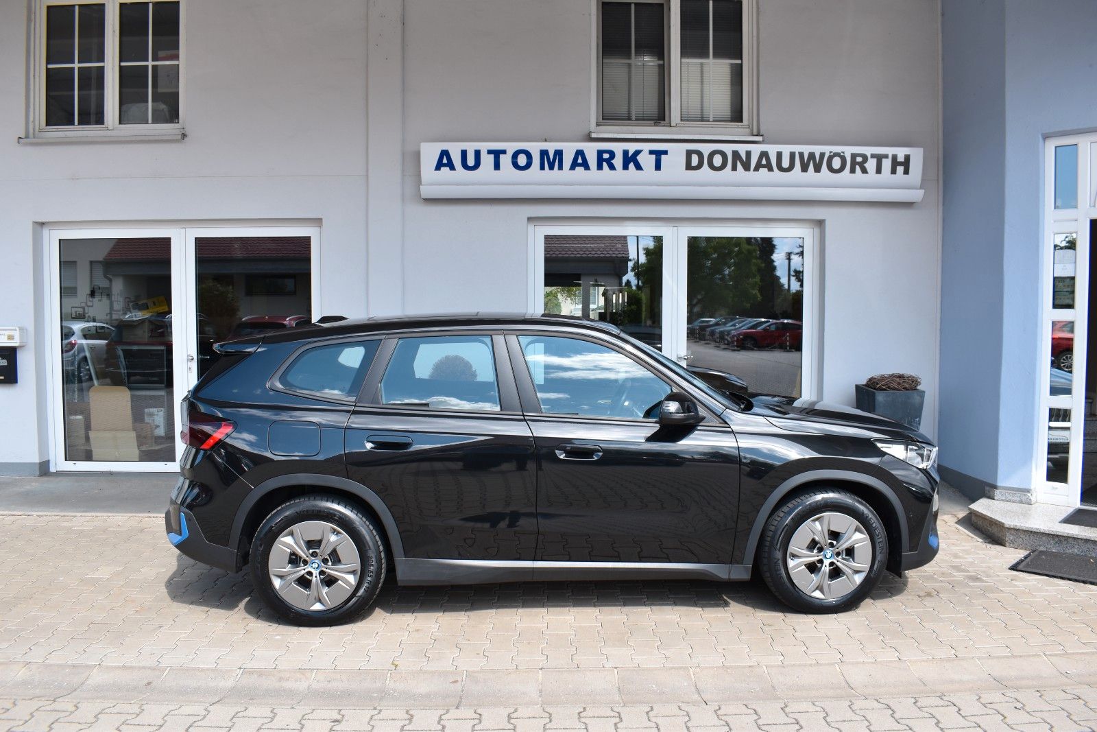 BMW iX1 30 xDrive Navi PanoDach Keyless LED foto 8