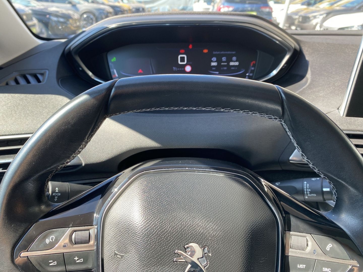 Fahrzeugabbildung Peugeot 3008 Allure 1.2 PureTech 130 AHK-abnehmbar El. P