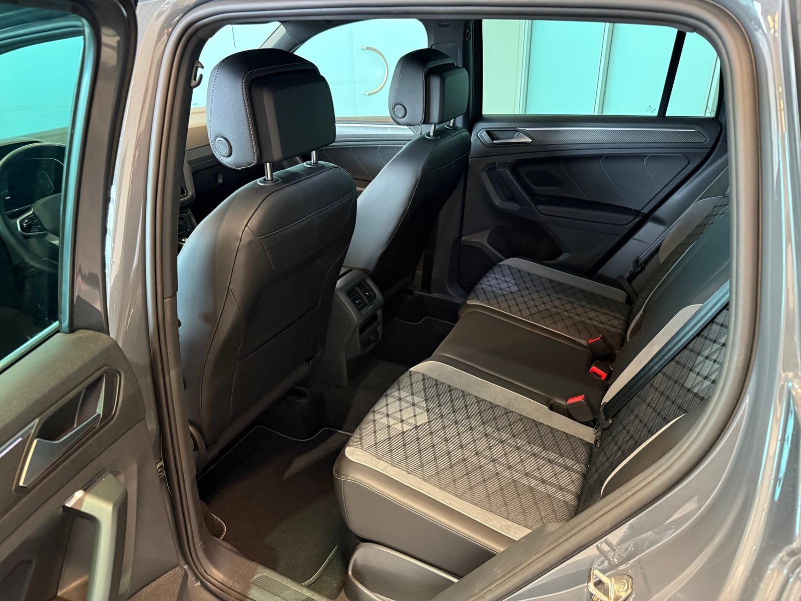 Volkswagen Tiguan 2.0 TSI R-Line 4Motion AHK Alarmanlage foto 22