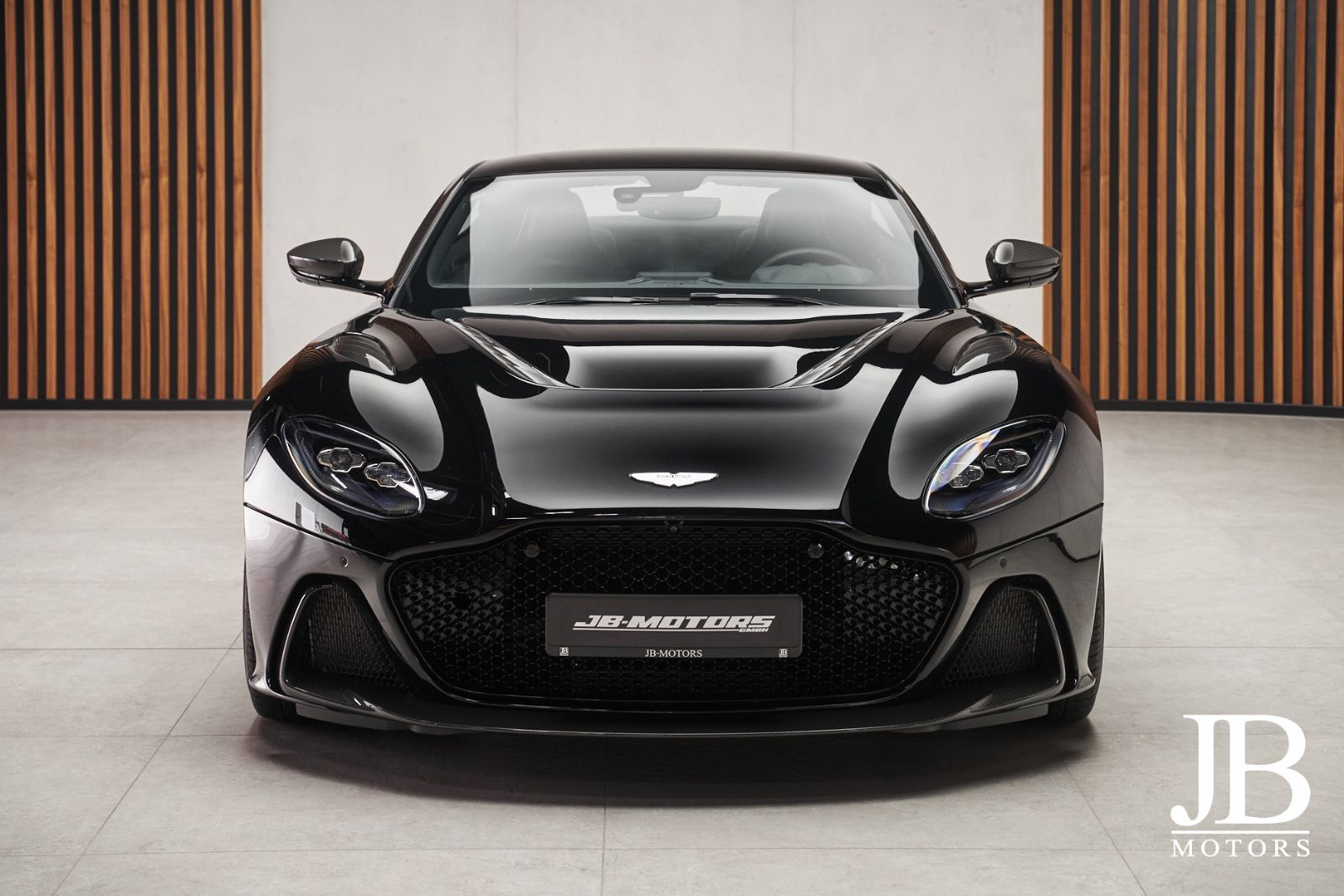 Fahrzeugabbildung Aston Martin DBS V12 770 Ultimate Carbon Performance Seats