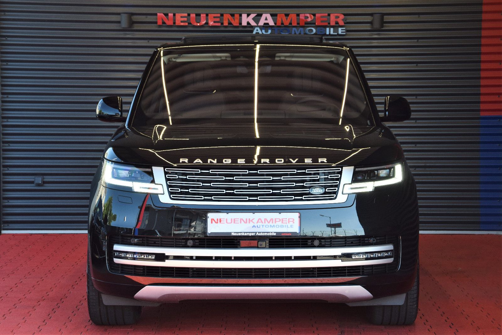 Fahrzeugabbildung Land Rover Range Rover First Edition  Hybrid Pano