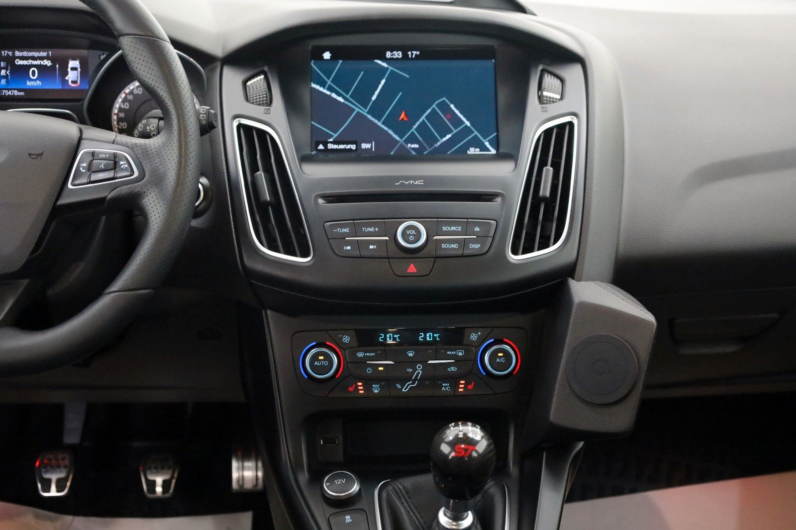 Fahrzeugabbildung Ford Focus Turnier ST Recaro,Leder,Navi,Xenon,Sony,SH