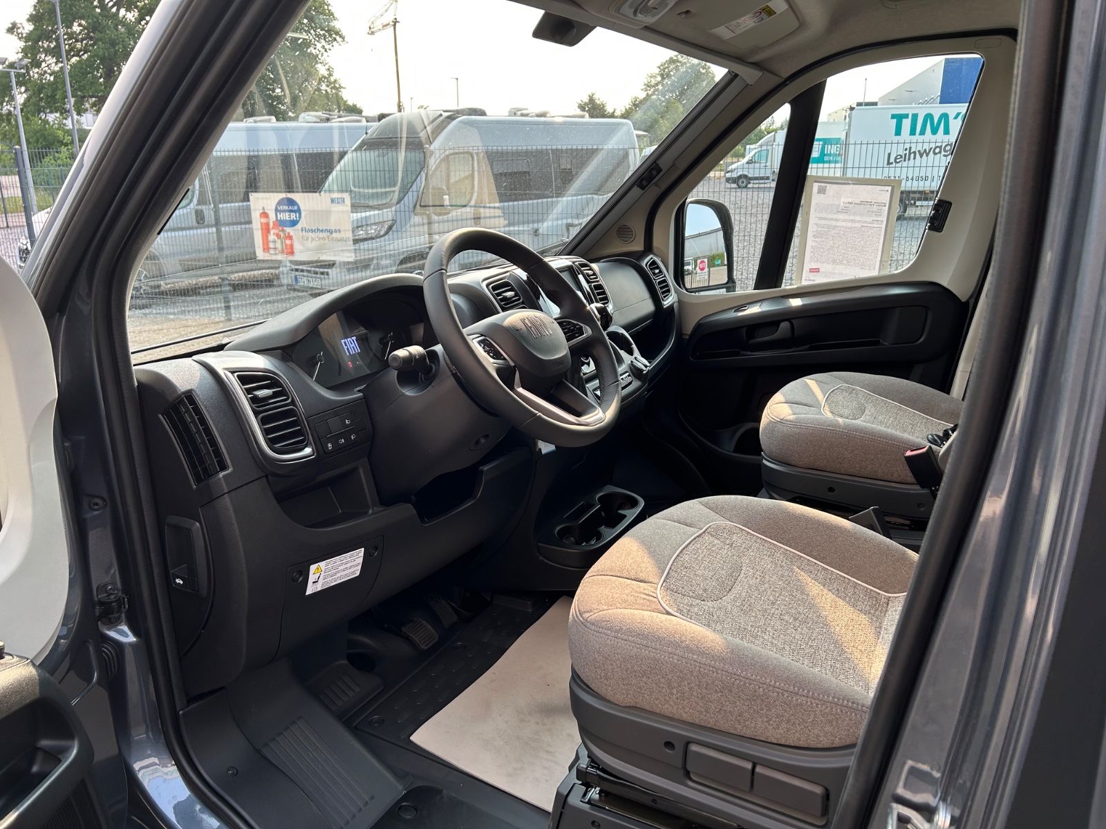 Fahrzeugabbildung Malibu Van Compact 600 LE MJ 25 Autom. Aktion