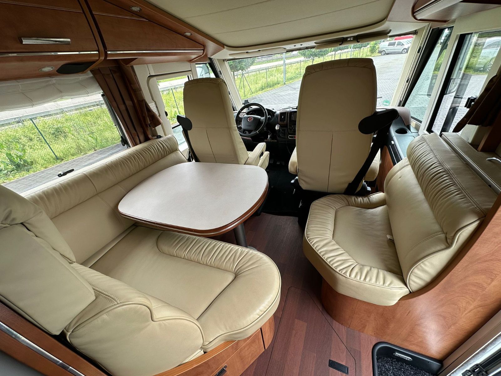 Fahrzeugabbildung Carthago Chic C-Line 4.9 LE L  sehr viele Extras