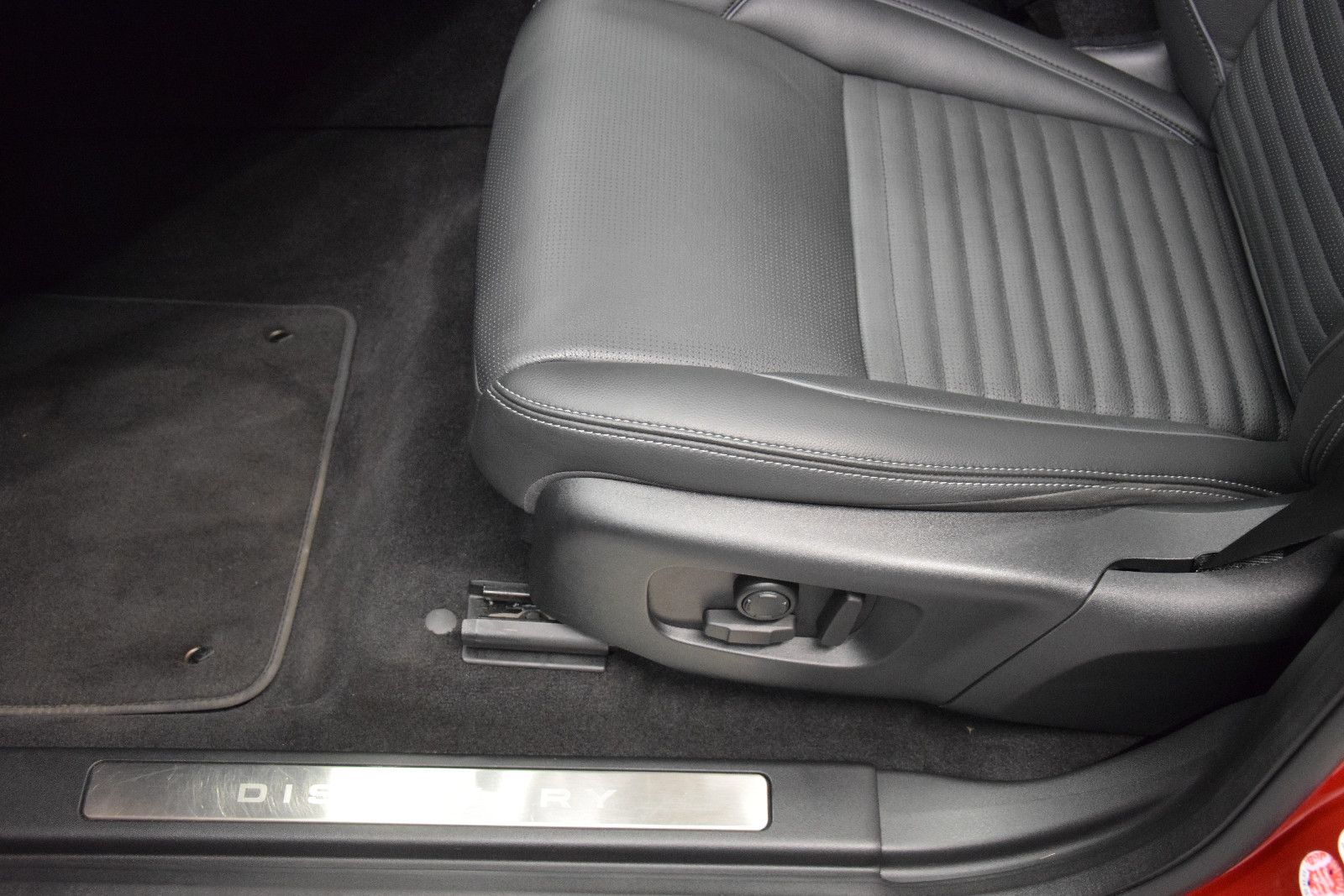 Fahrzeugabbildung Land Rover Discovery Sport Dynamic SE AWD Pano ACC Memory