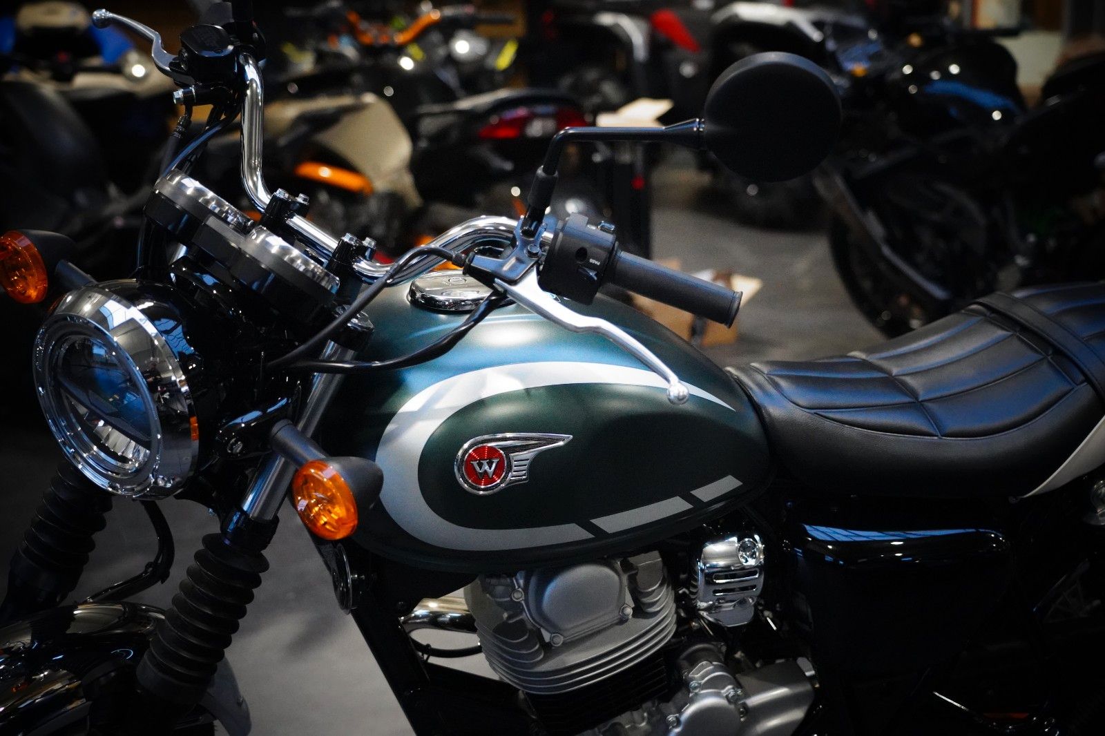 Fahrzeugabbildung Kawasaki W230  Model 2026  4 Jahre Garantie