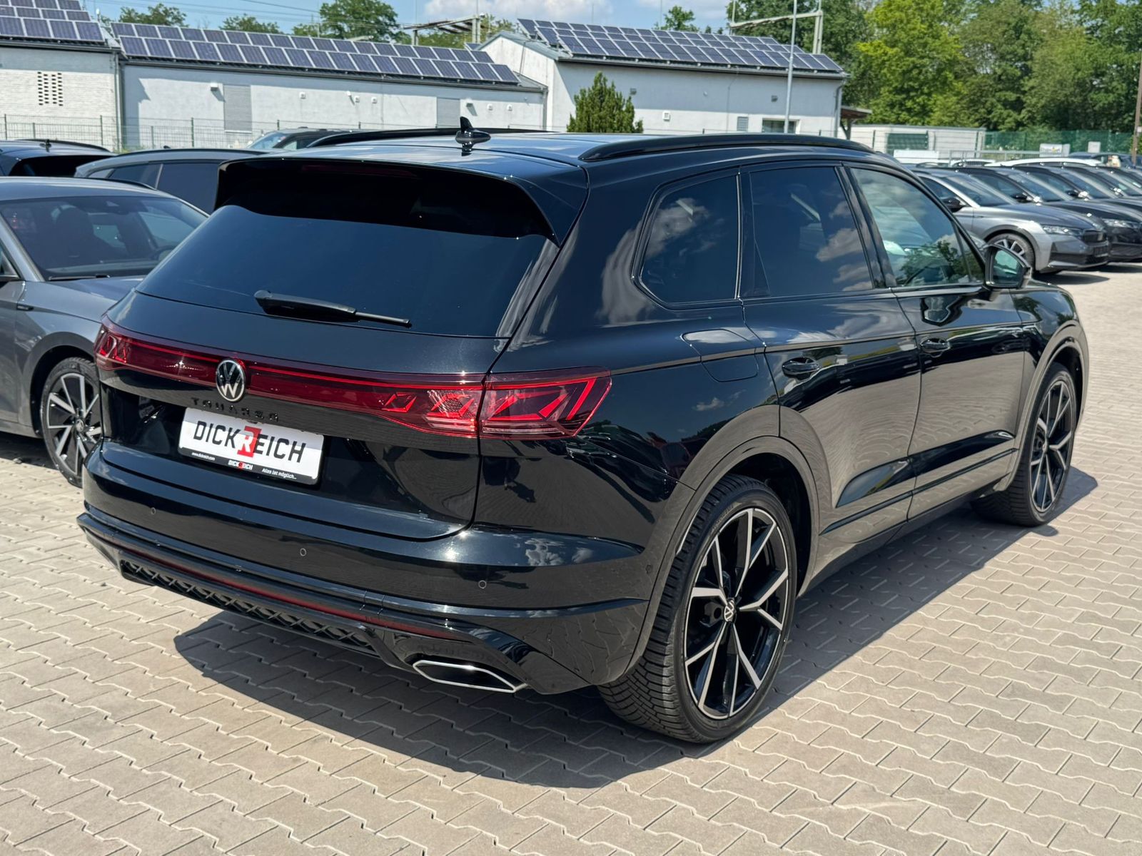 Fahrzeugabbildung Volkswagen Touareg 3.0TDI 4M R-Line VOLL Black 22" UPE 114T