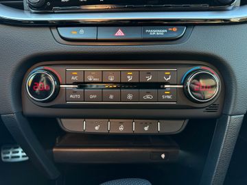 Kia Ceed GT 1.6 T-GDI DCT7 Memory Navi AHK abnehmbar