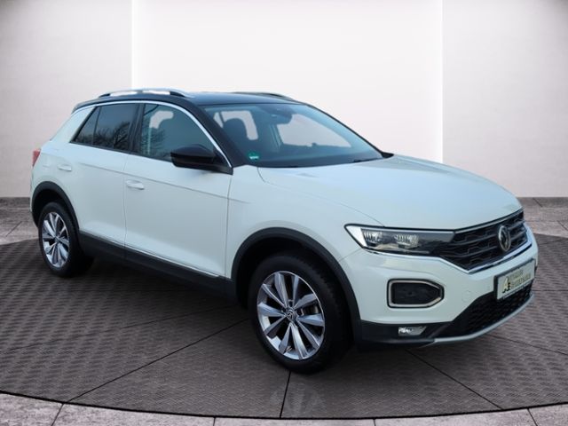 Fahrzeugabbildung Volkswagen T-Roc 1.5 l TSI DSG Style AHK ACC NAVI LED