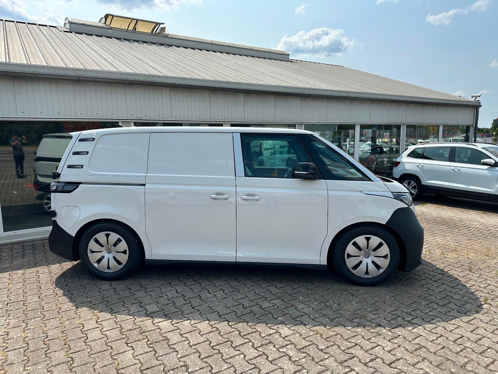 Volkswagen ID.Buzz Cargo 150 kW AHK Kamera H&R Gew. Fah foto 4