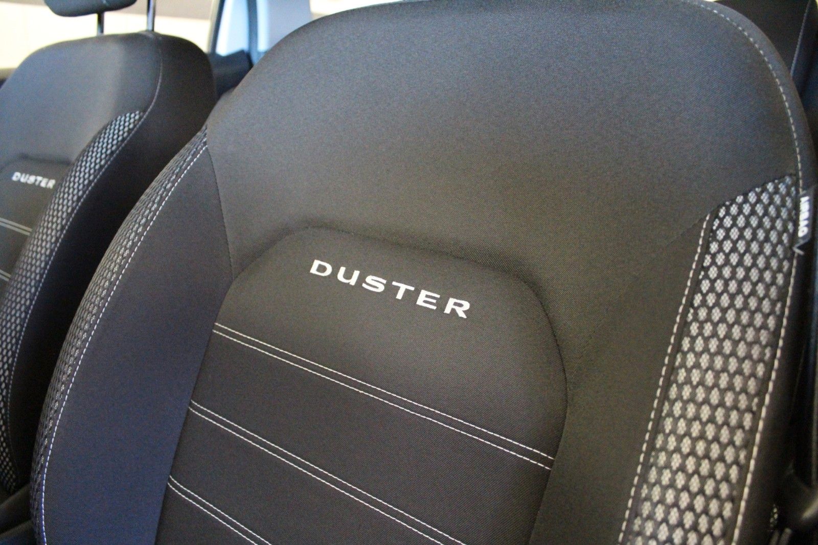 Fahrzeugabbildung Dacia Duster Sce 115 Prestige *Navigation *