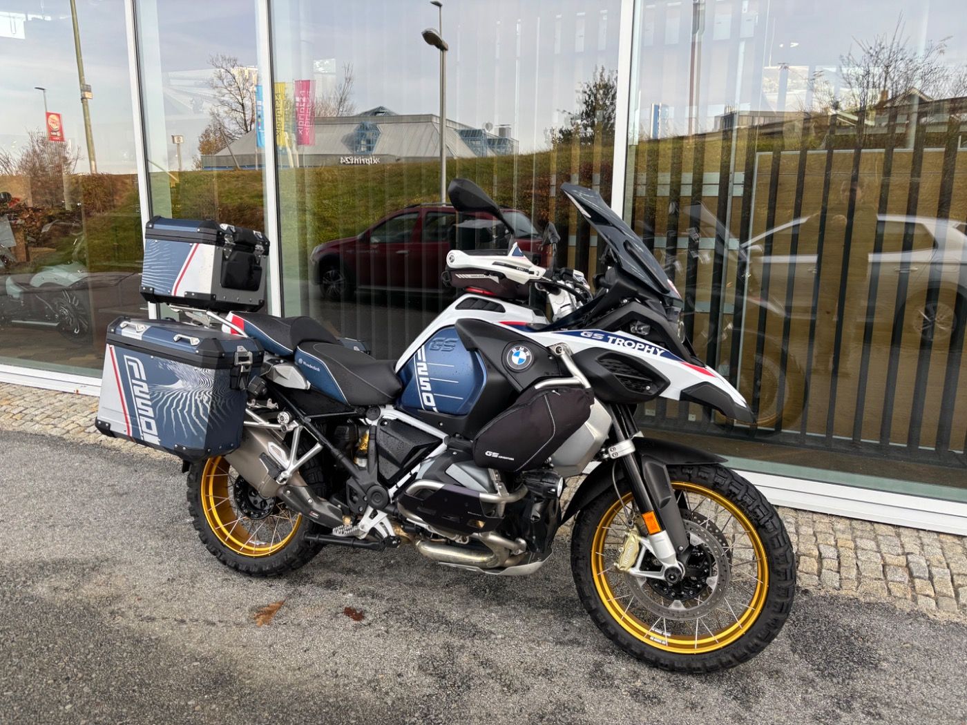 Fahrzeugabbildung BMW R 1250 GS Adventure Trophy mit Tieferlegung Alum