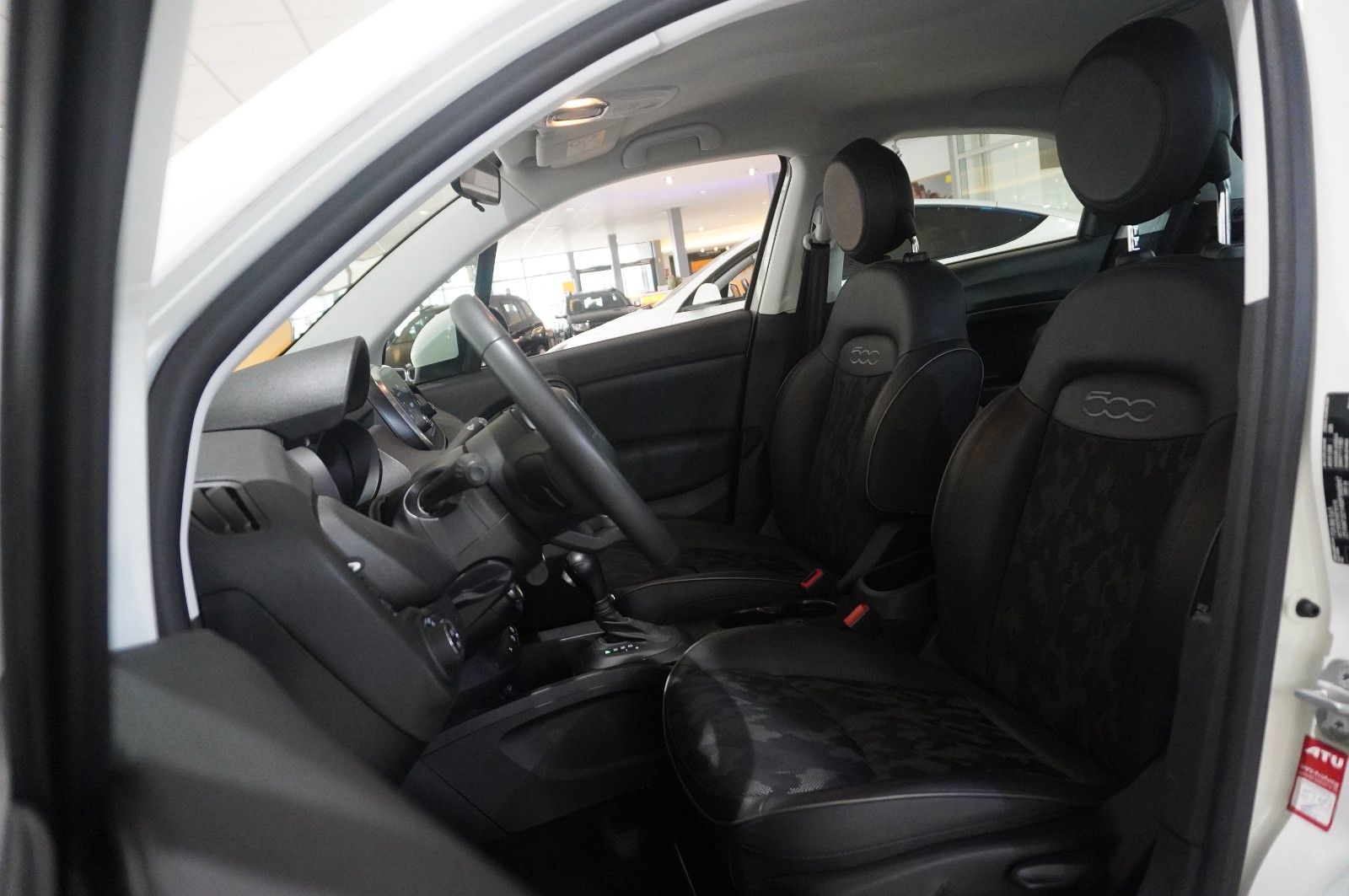Fahrzeugabbildung Fiat 500X 1.3T CROSS DCT NAVI/LED/PDC/SPORT/TEMP/DAB+