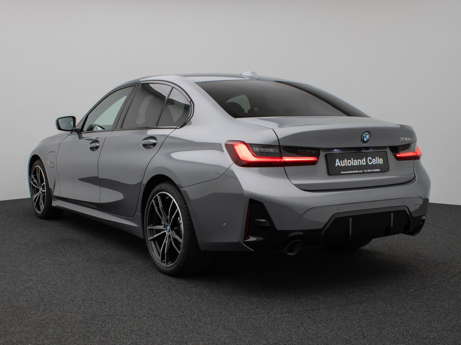 Fahrzeugabbildung BMW 330e M Sport Kamera DAB HiFi Stop&Go Komfort 19"