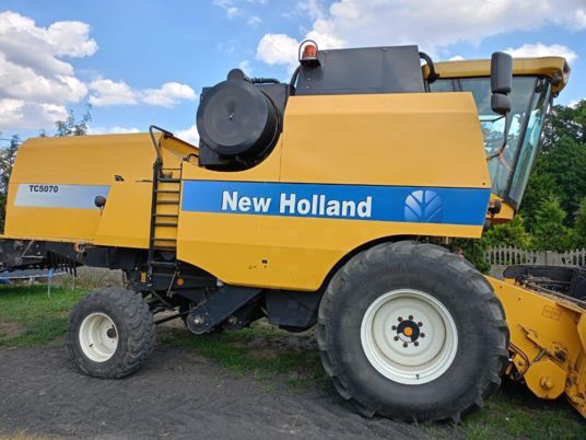 New Holland TC 5070