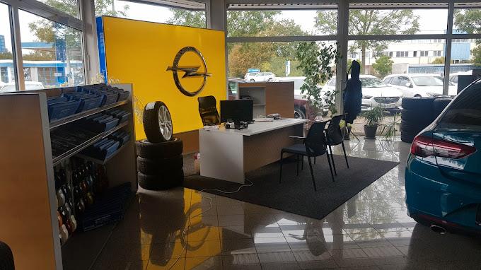 showroom-image-bottom