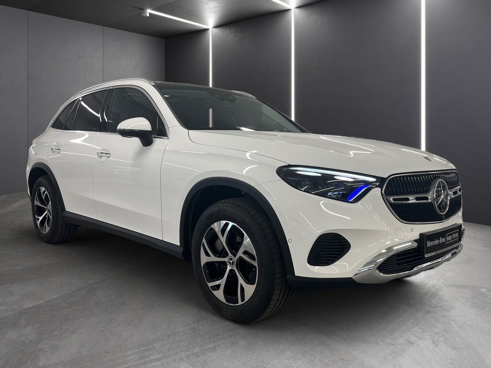 Fahrzeugabbildung Mercedes-Benz GLC 300 de 4M Avantgarde*AHK*Distronic*Pano*360*