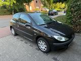 Peugeot PEUGEOT 206 1.4 Benzin  TÜV neu 2027 - Peugeot 206 aus 2006: 1.4