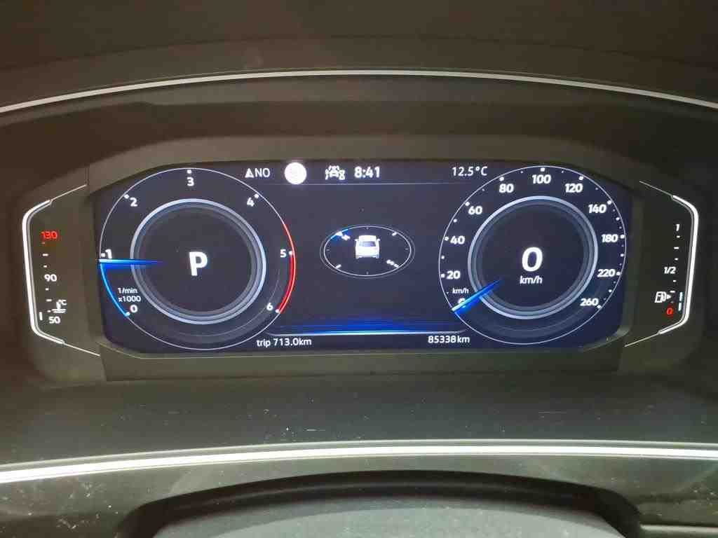 Fahrzeugabbildung Volkswagen Tiguan TDI Urban Sport DSG LED AHK Navi AID ACC