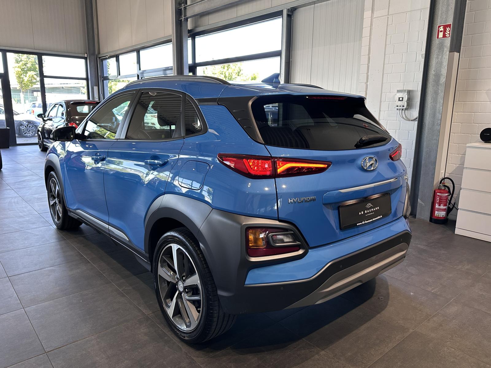 Hyundai Kona Premium 4WD *LEDER, AUTOMATIK, AHK, RFK*