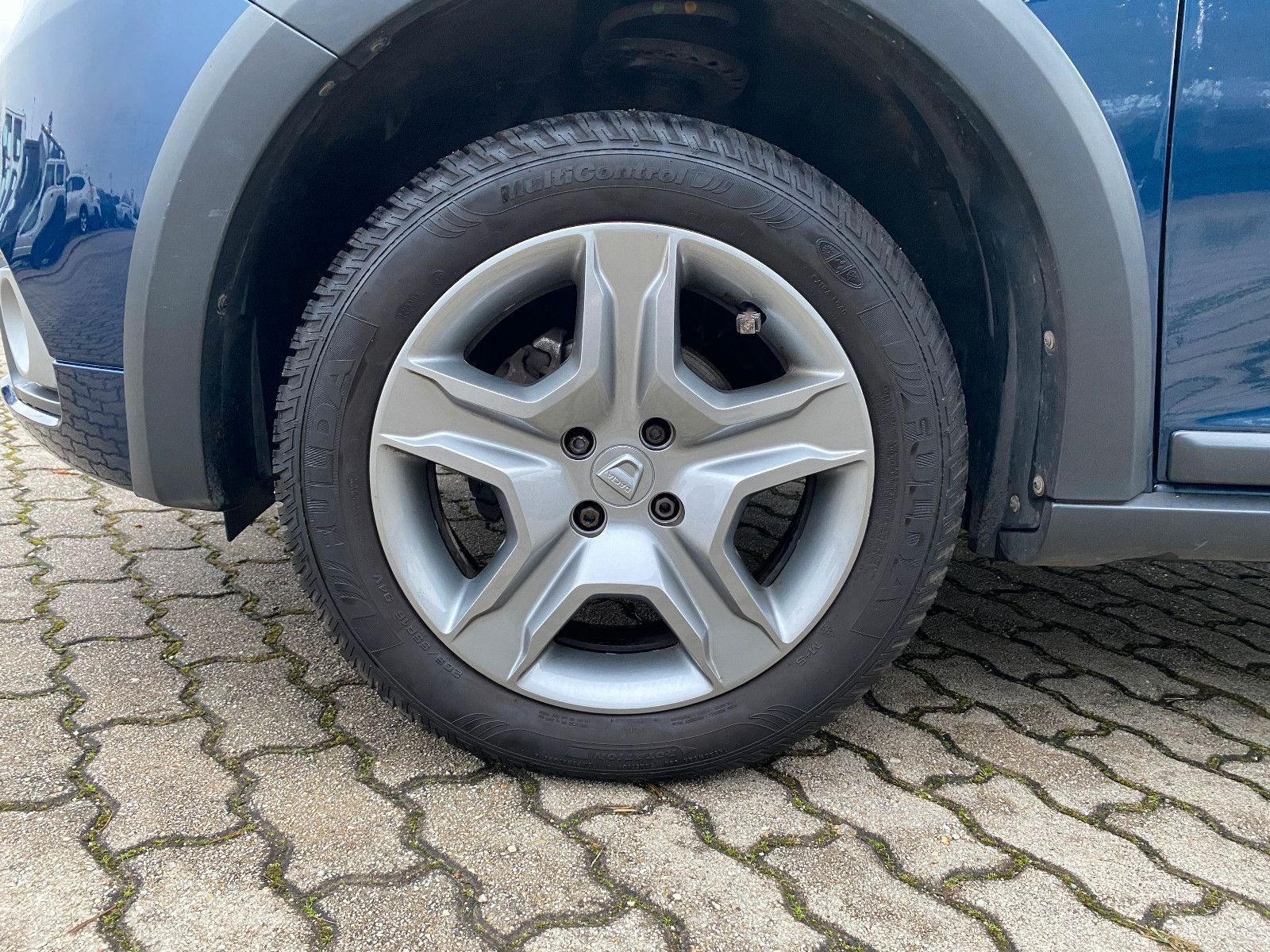 Fahrzeugabbildung Dacia Logan MCV II Kombi Stepway 90 PS+KLIMA+TÜV-NEU
