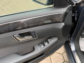 Mercedes E 220 - 10