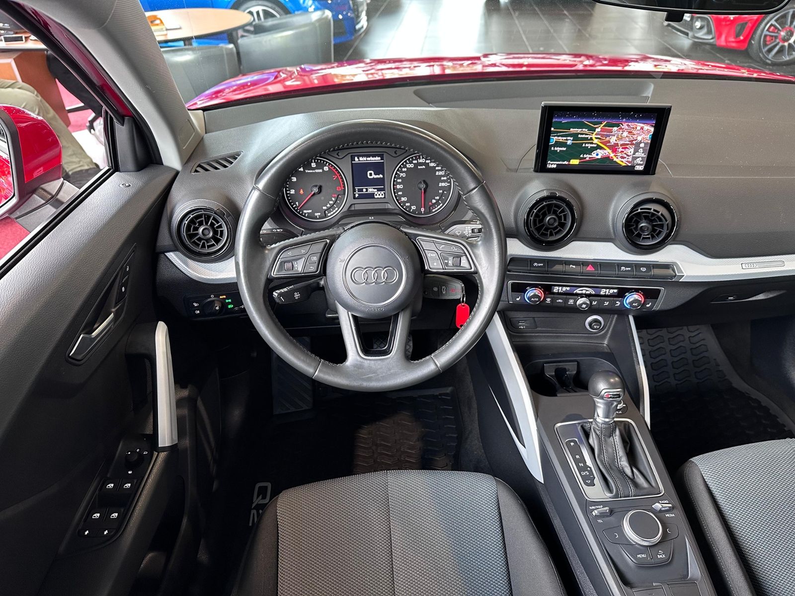 Fahrzeugabbildung Audi Q2 design AHK LED NAV PDC ALU