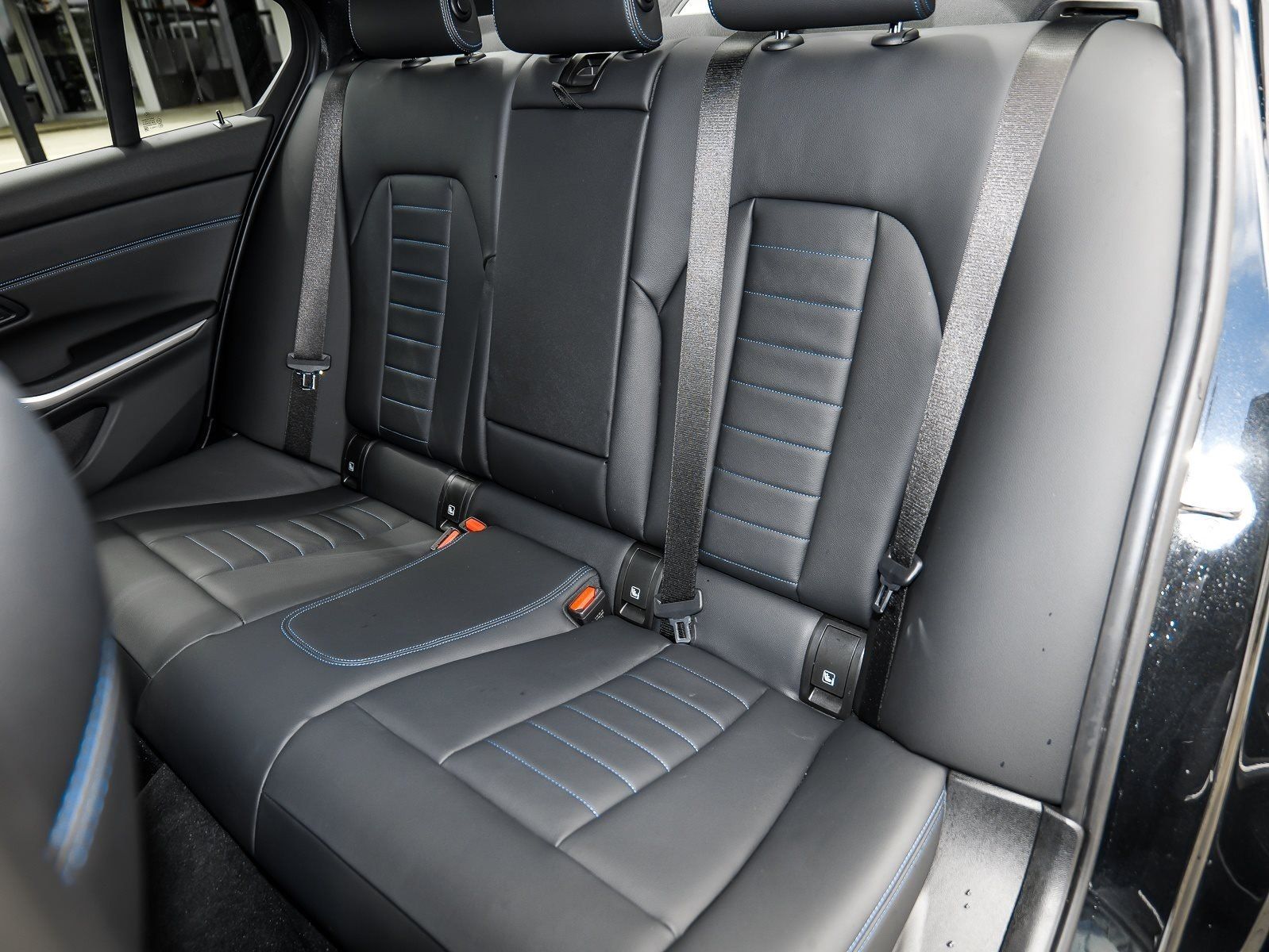 BMW 330 - Bild 17