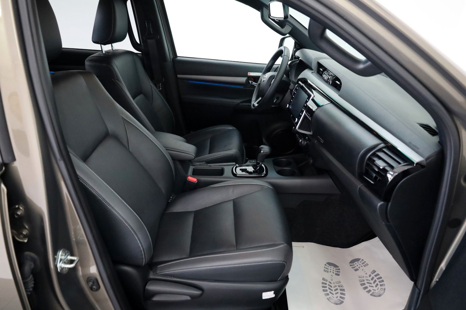 Fahrzeugabbildung Toyota Hilux 2.8 D-4D Invincible,DOKA,ACC,WERKSGARANTIE