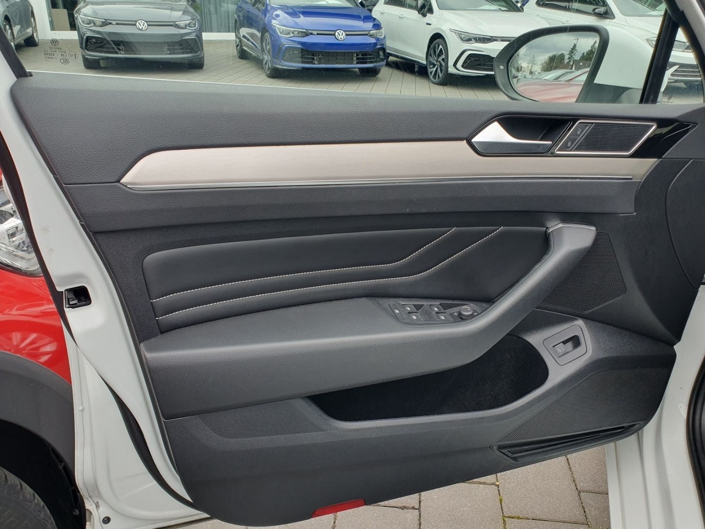 Volkswagen Passat Variant Elegance 2.0 TDI AHK-klappbar Nav foto 4