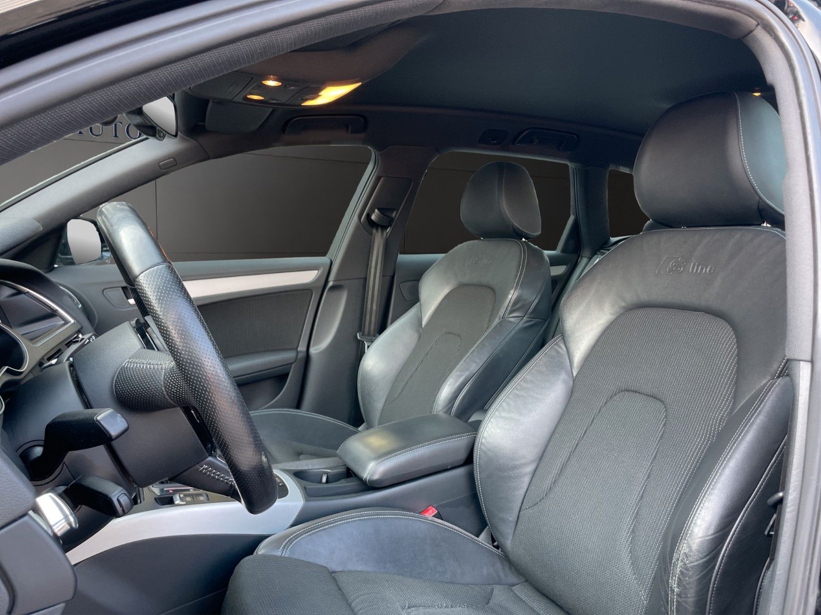Fahrzeugabbildung Audi A4 Avant 2.0 TDI *S-line*Tempomat*Teilleder*Navi
