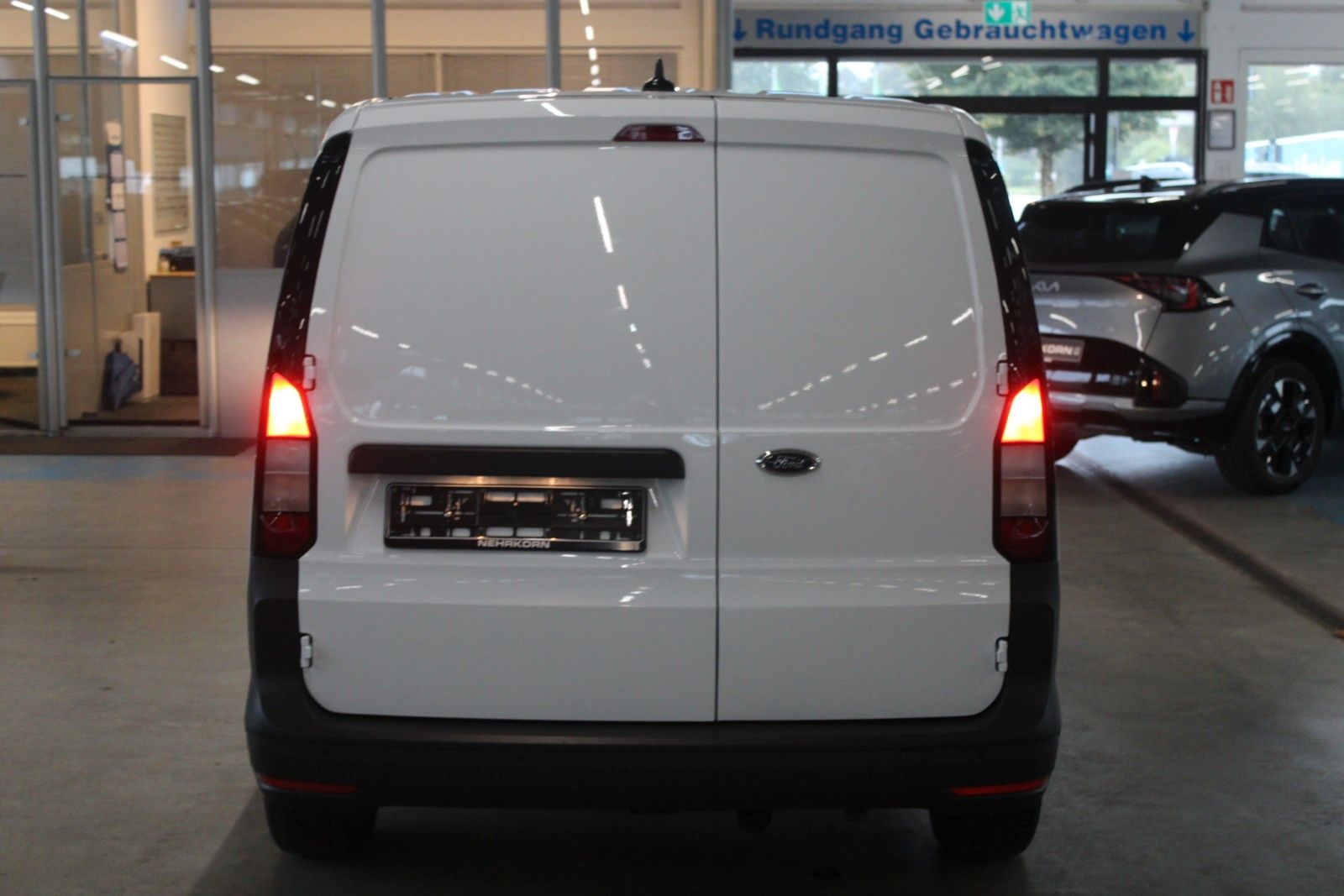 Fahrzeugabbildung Ford Transit Connect TREND L2 AHK NAVI IACC uvm.