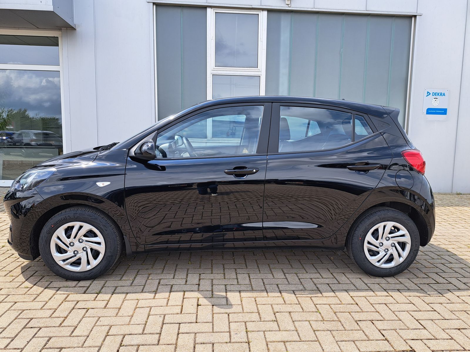 Fahrzeugabbildung Hyundai i10 1.0 MODELL 2025 NAVI WINTERPAKET KAMERA DAB