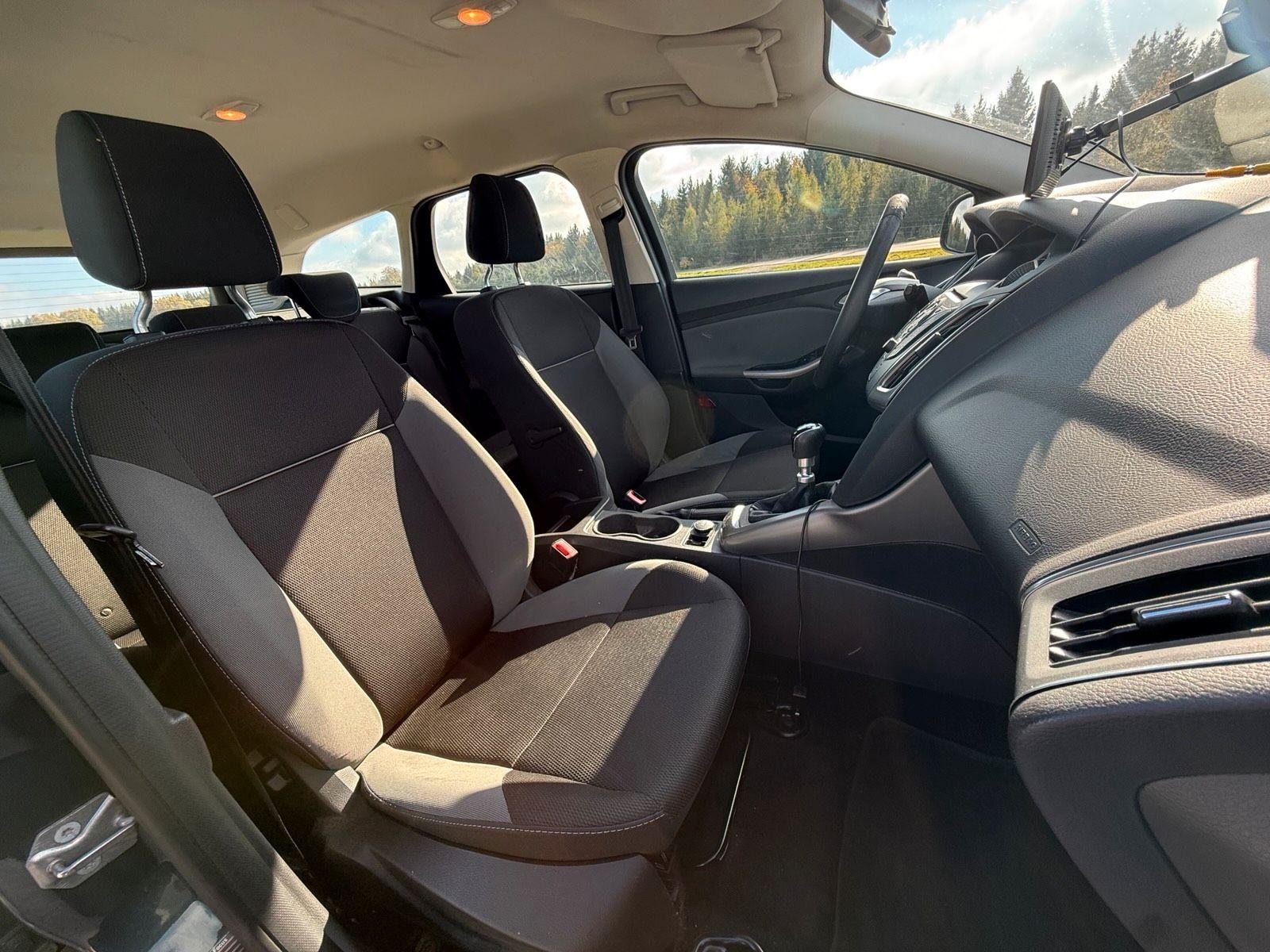 Ford Focus 2014 — photo 13