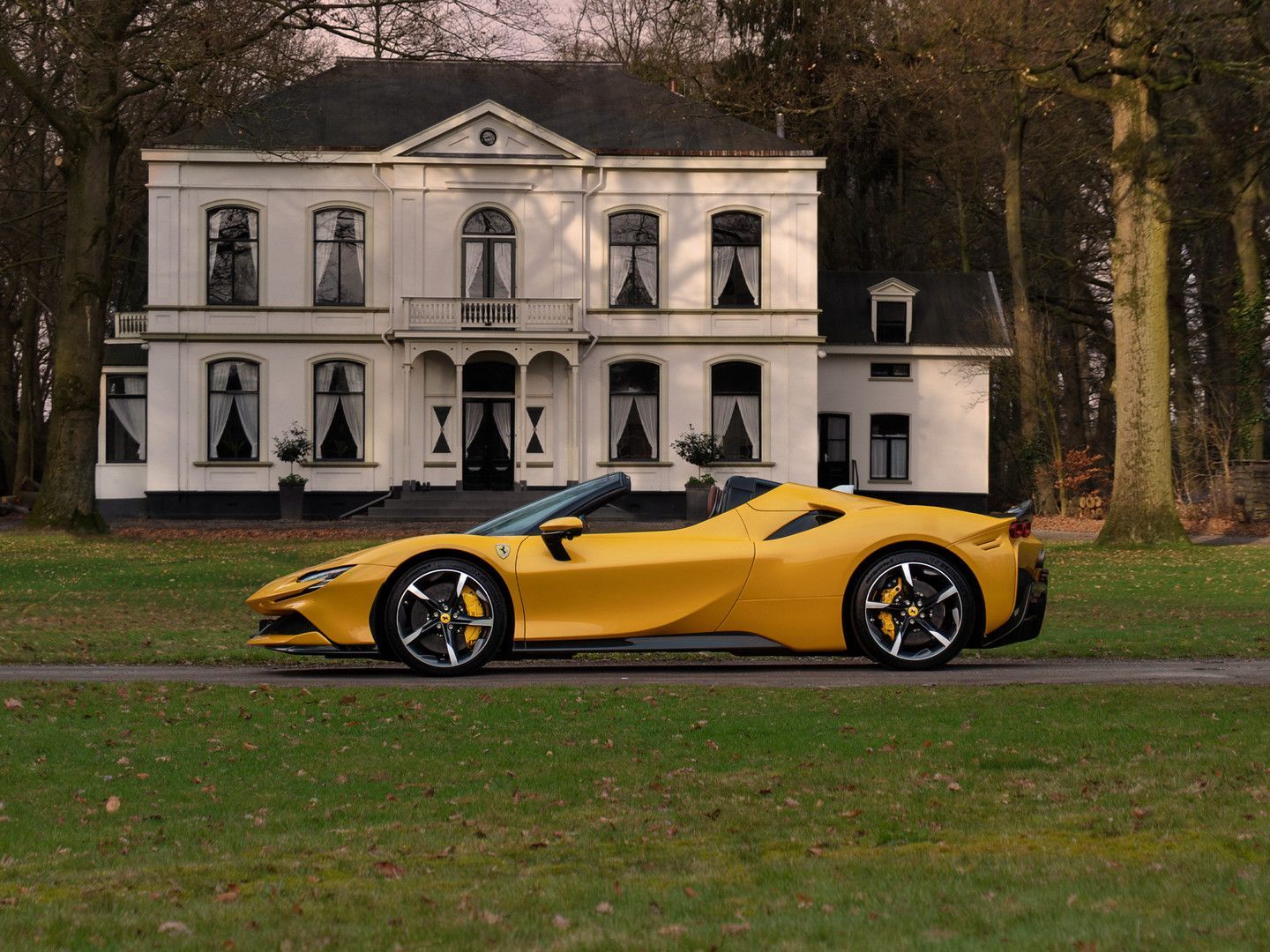 FERRARI SF90