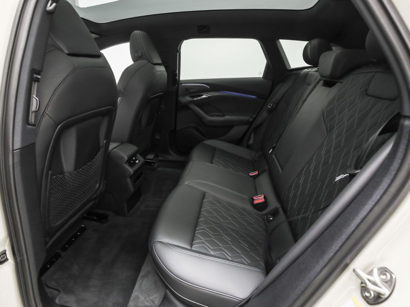 Audi S6 e-tron - Bild 18