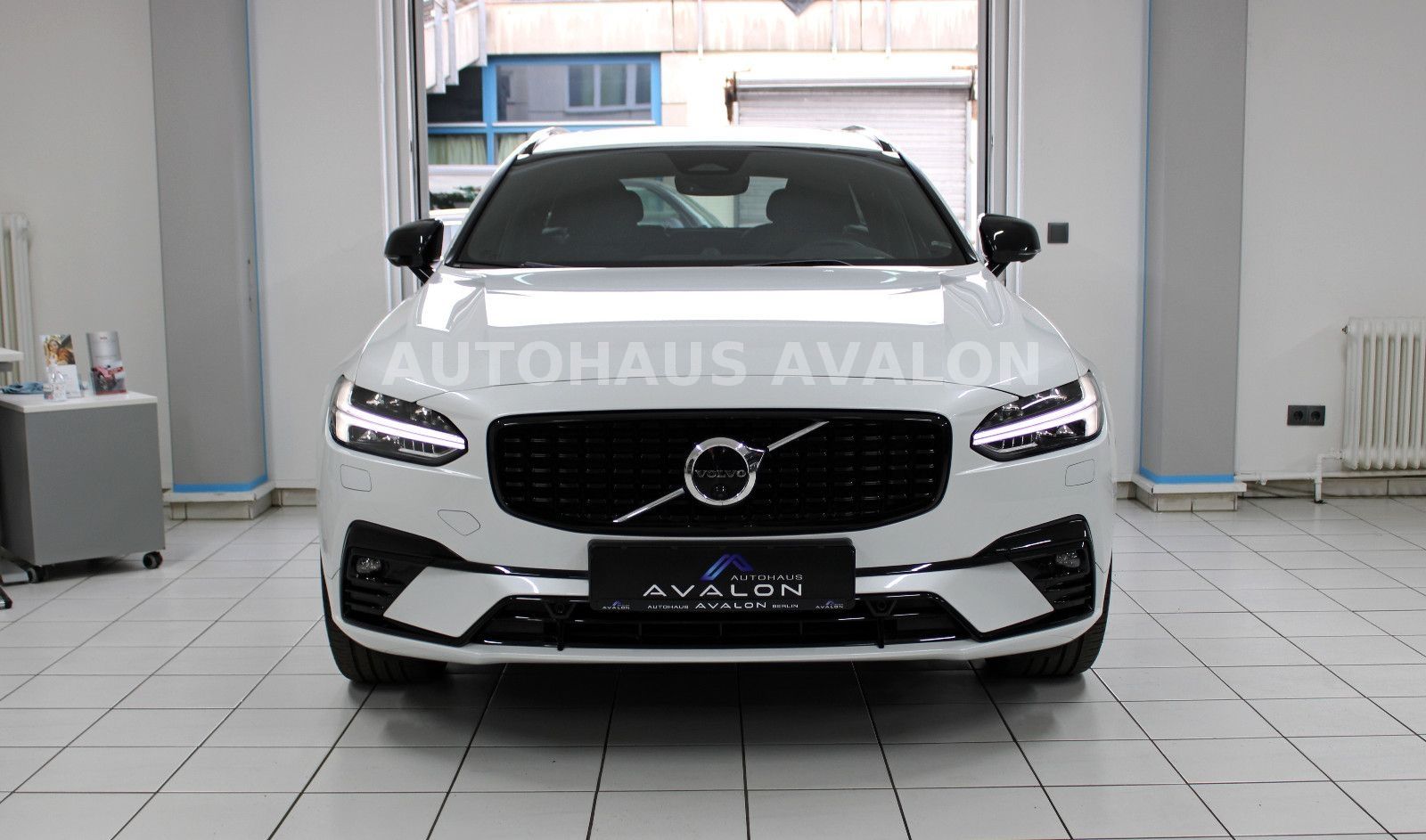 Volvo V90 AWD*Ultimate Dark*R-Design~B&W®~PANO~FOUR-C foto 8