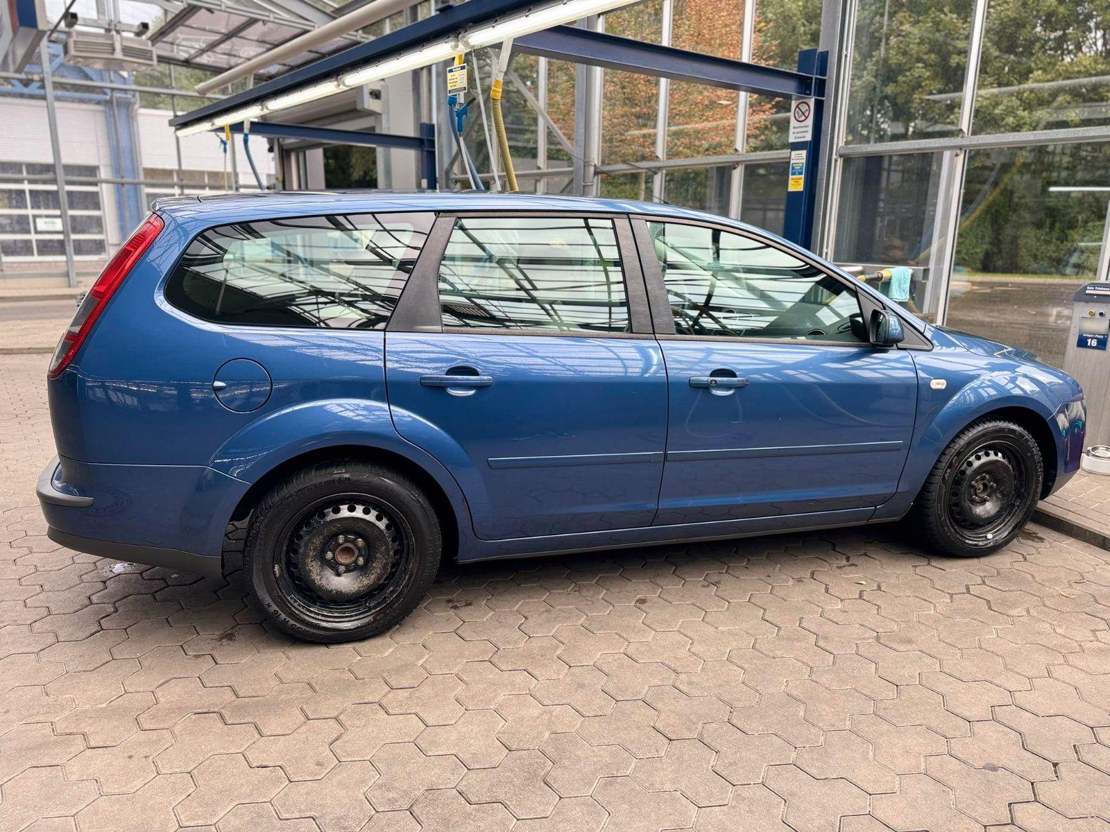 Ford Focus 2007 — салон