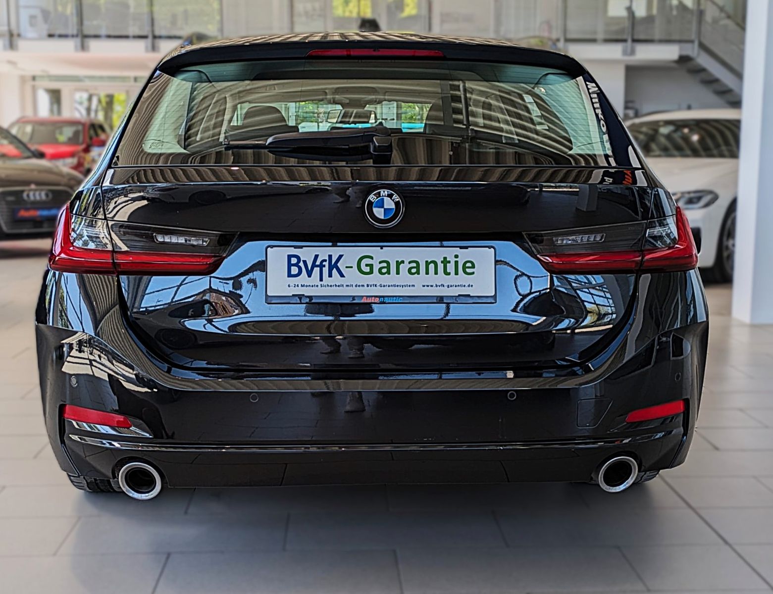 Fahrzeugabbildung BMW 320 d Touring AUT LEDER NAVI HUD LIVE COCKPIT