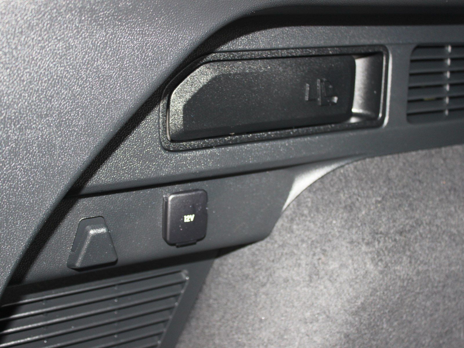 Fahrzeugabbildung Ford Kuga Plug-In Hybrid Titanium X 2,5 Duratec