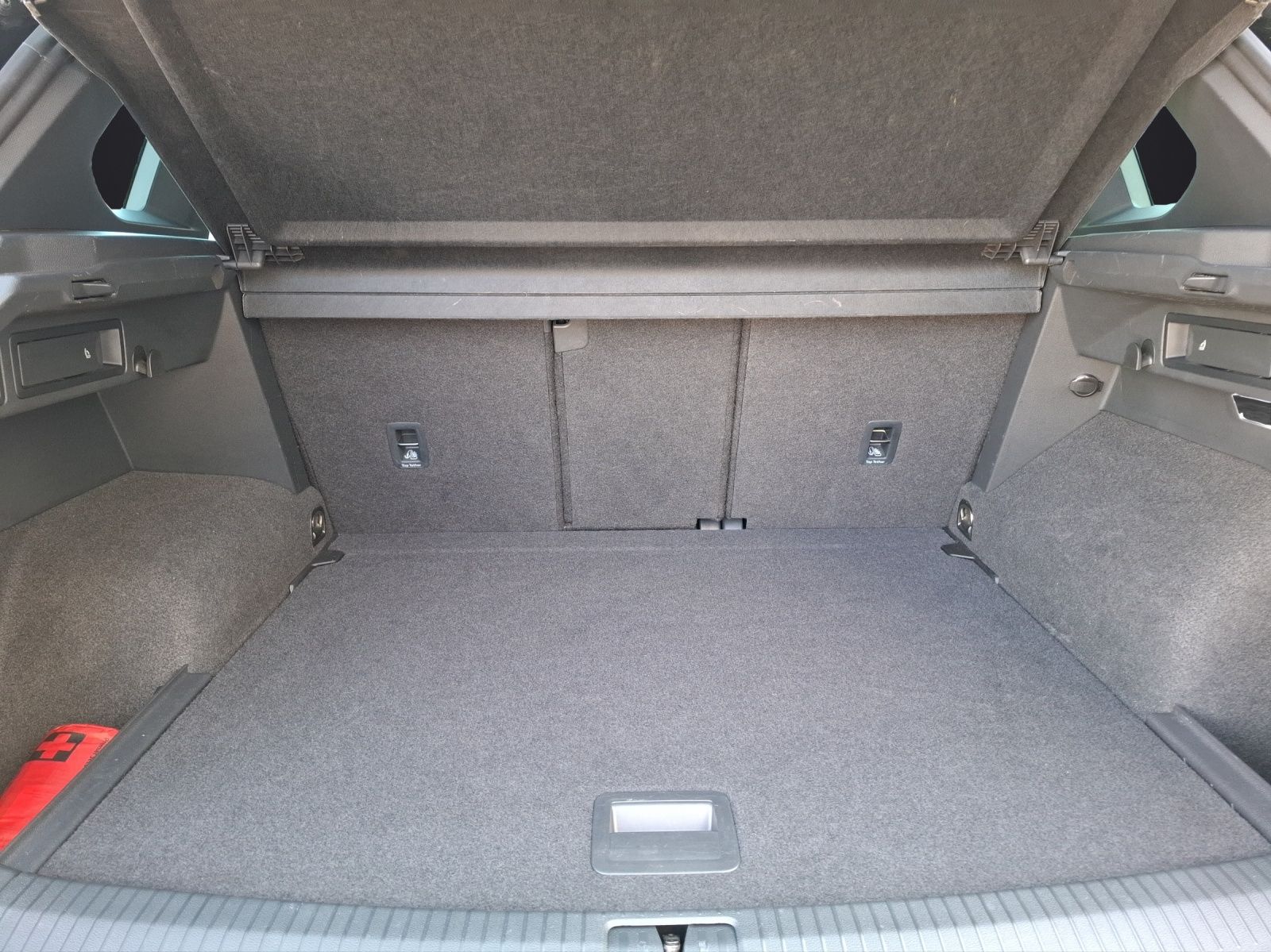 Fahrzeugabbildung Volkswagen Tiguan TDI R-Line DSG STH AHK LED AID ACC RFK 20