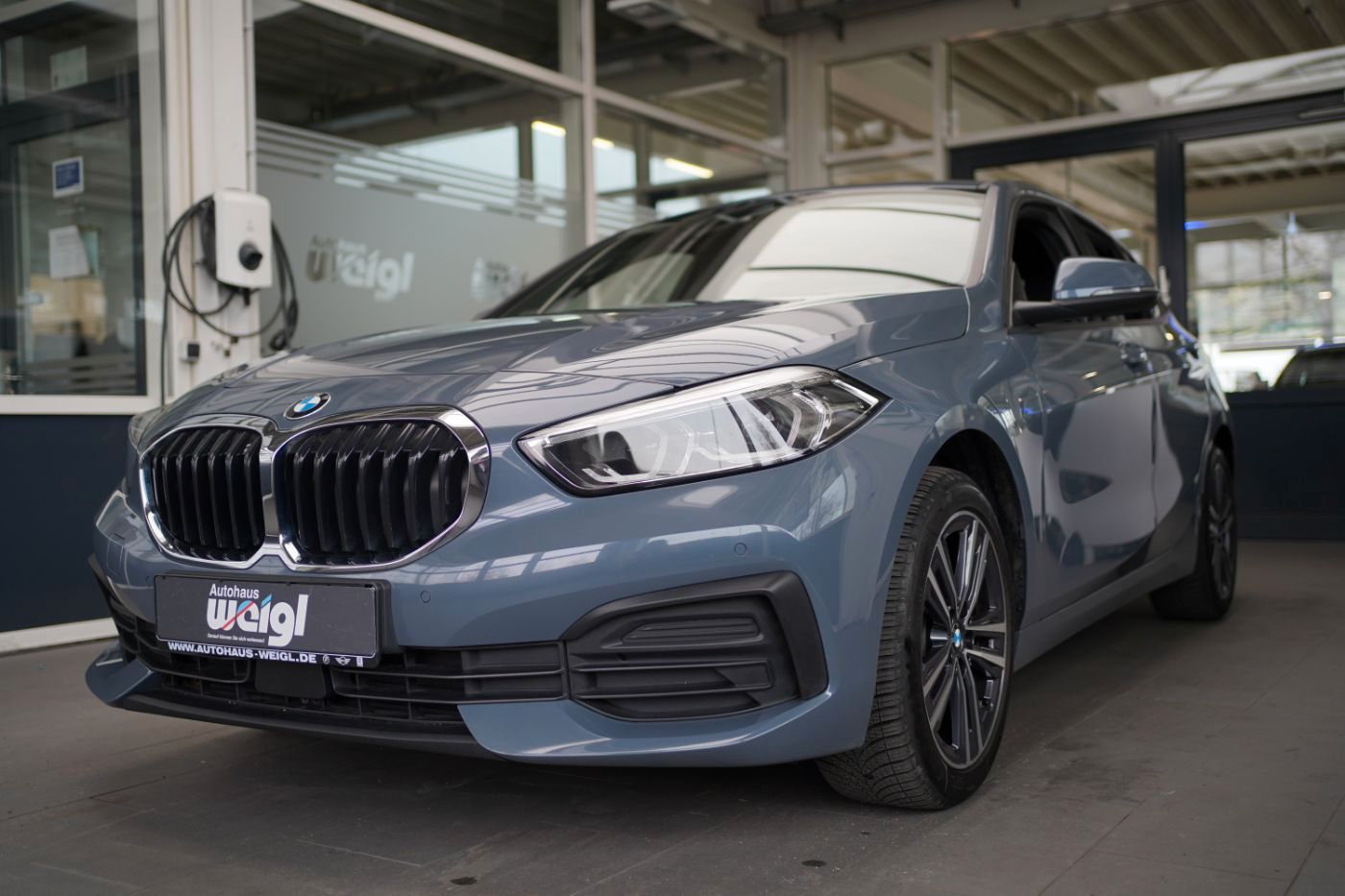 Fahrzeugabbildung BMW 118iA Advantage +LiveCockpitProf+Multi-Sport-Len