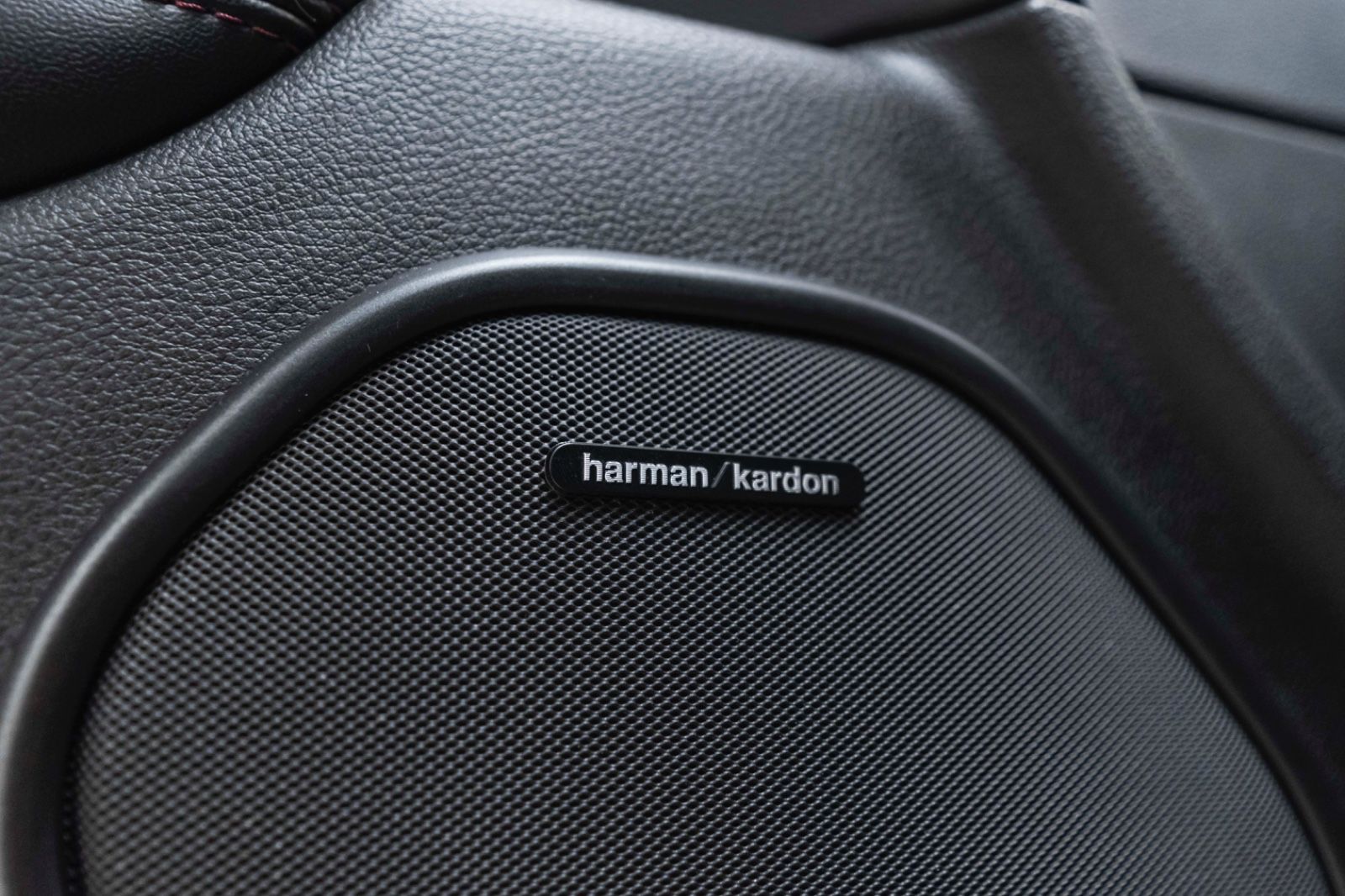 Fahrzeugabbildung Dodge Durango R/T 5,7L SRT LPG H&K LED KAM NAV AHK